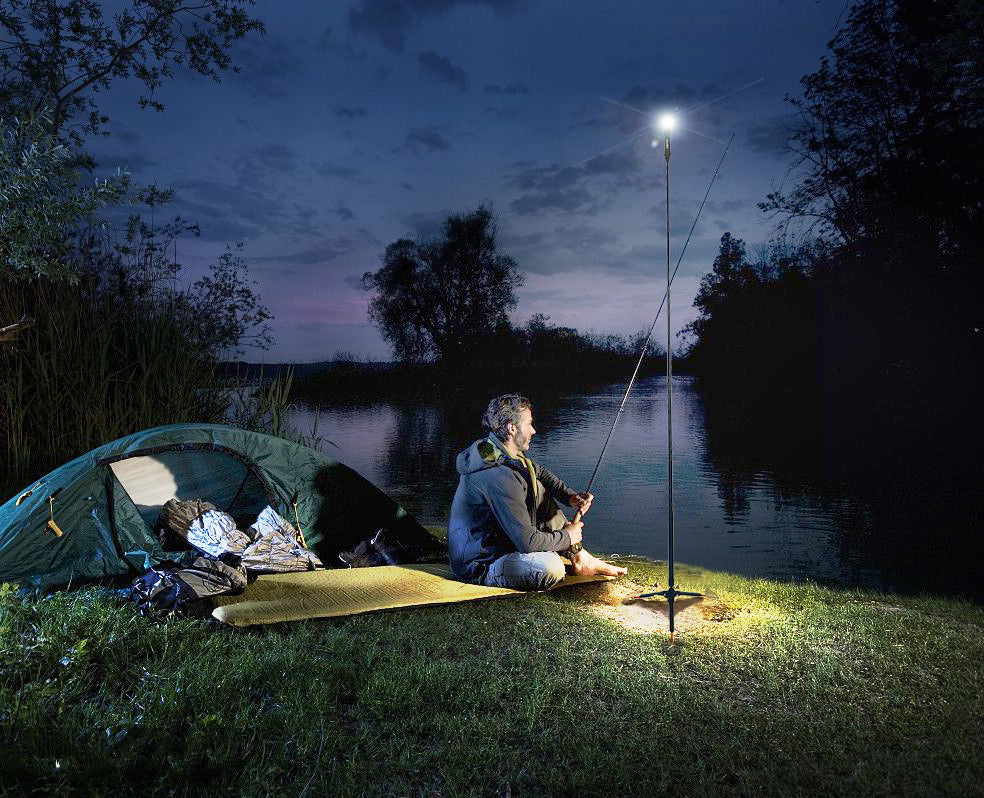 Beautiful outdoor crank solar lamp and extra charging method