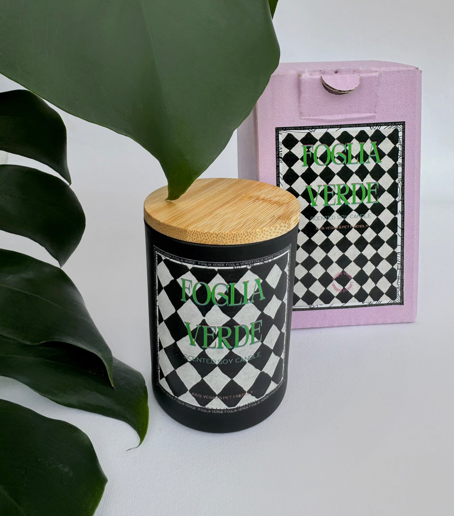 Foglia Verde Limited Edition Scented Candle - Black