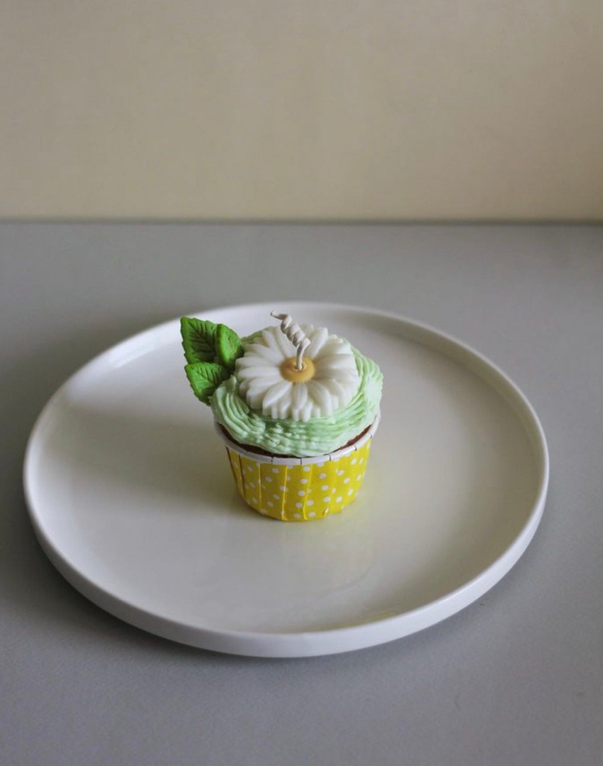 Cupcake candle