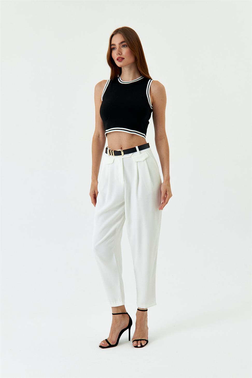 Last piece sale. CREW NECK KNITWEAR CROP TOP